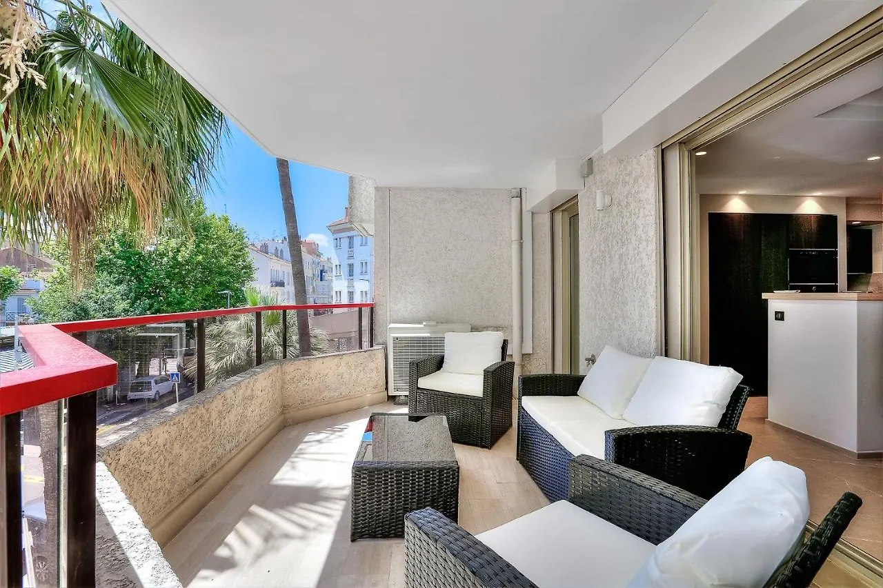 Luxury Flat With Balcony - City Center Cannes
