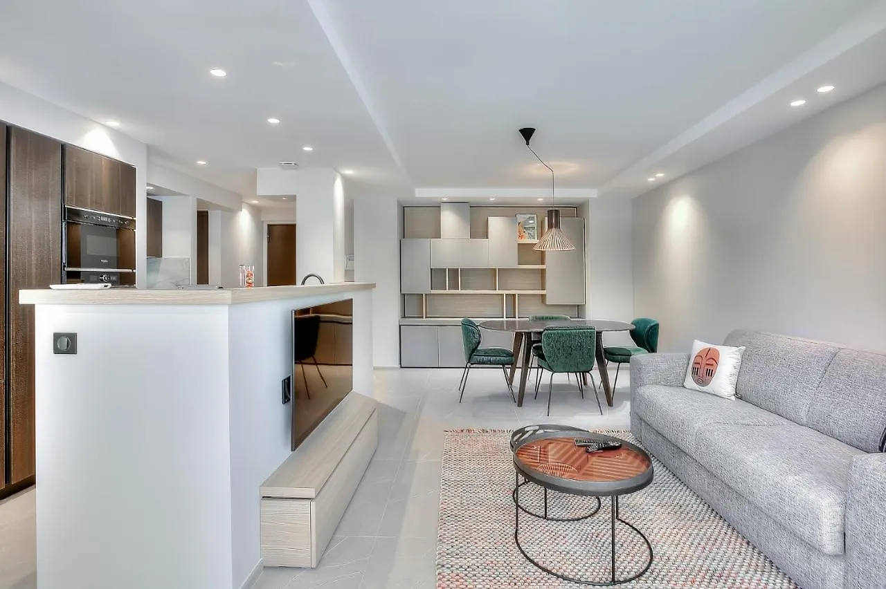 Luxury Flat With Balcony - City Center Cannes Apartment