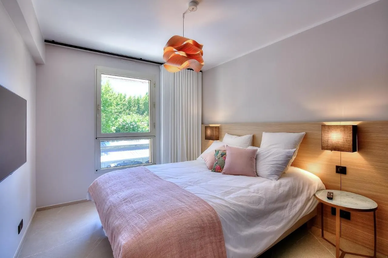 Apartment Luxury Flat With Balcony - City Center Cannes France