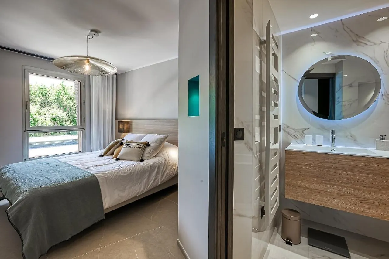 Luxury Flat With Balcony - City Center Cannes France