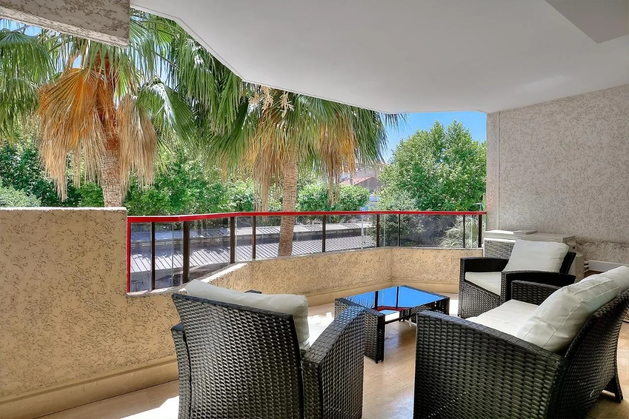 Luxury Flat With Balcony - City Center Cannes Apartment